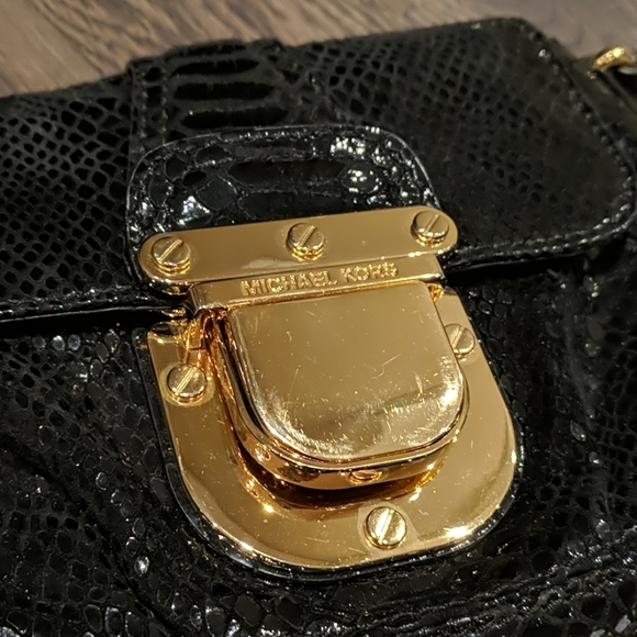Authentic Michael Kors crossbody - Picture 2 of 6